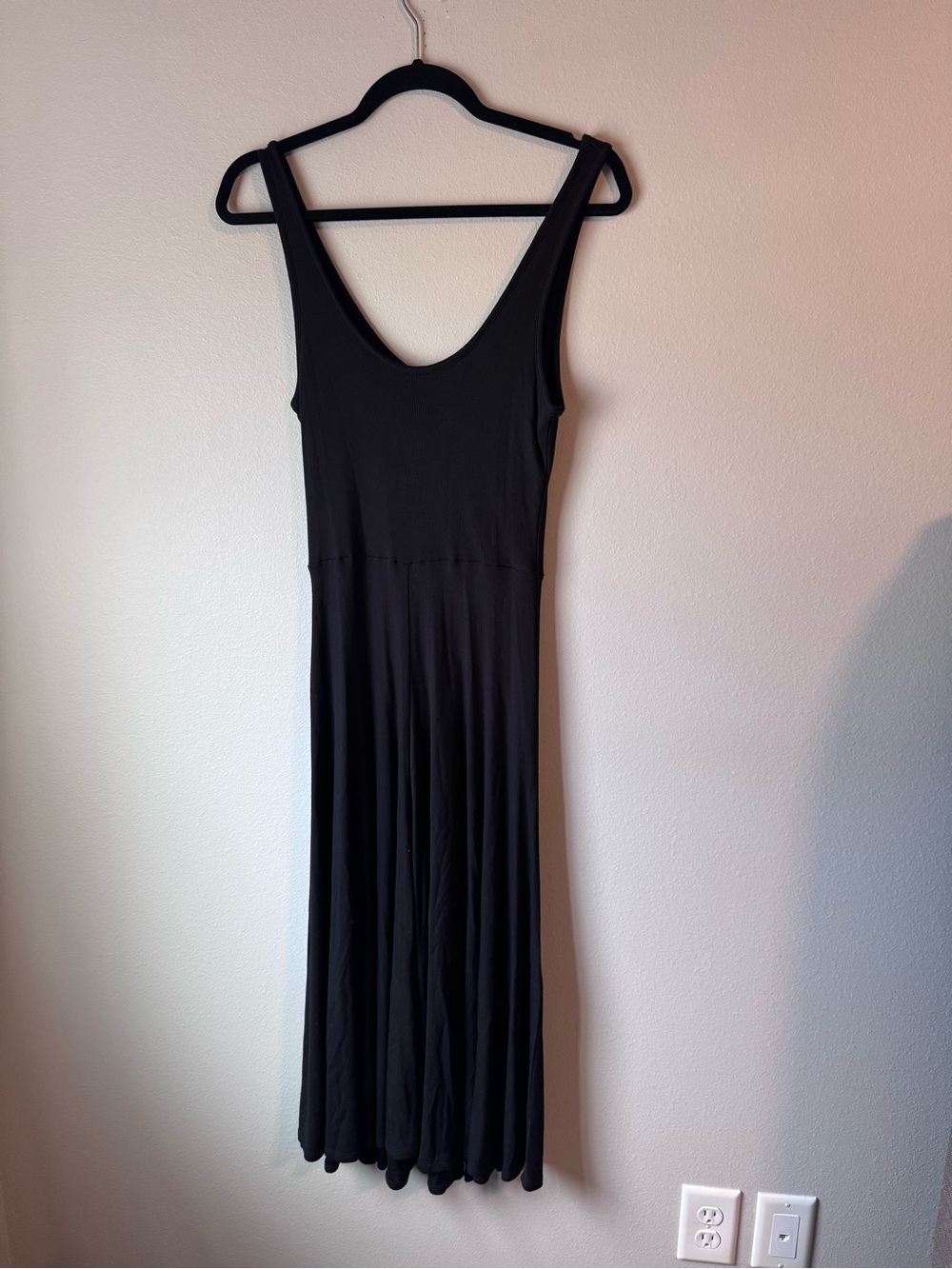 Marine Layer Black Sleeveless Scoop-Neck Midi Dress